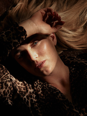 20210624_RT_CaityLotz_0318_Low_SRGB