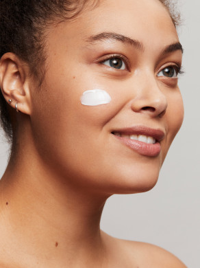 20221026_RT_Beauty_Simone_Jag_0316_Low_SRGB