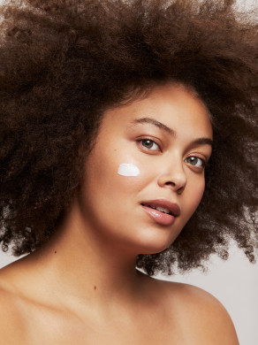 20221026_RT_Beauty_Simone_Jag_0349_Low_SRGB