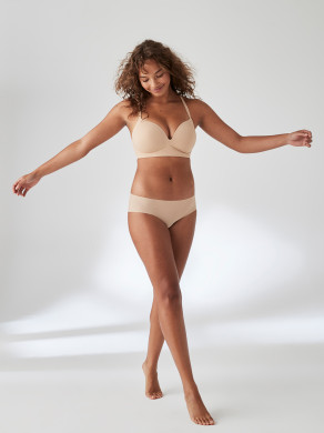 True_Co_13303_230_TRUEBODYWIREFREEPUSHUP_ALT3_030_Low_SRGB